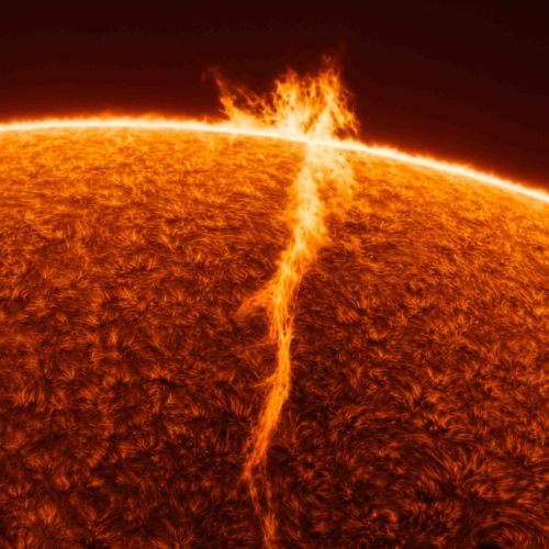 Sun reveals giant loops and fiery tendrils in incredible close up images